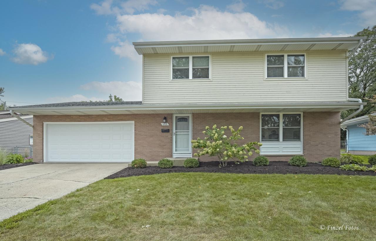 1713 Oak St., St. Charles, IL 60174