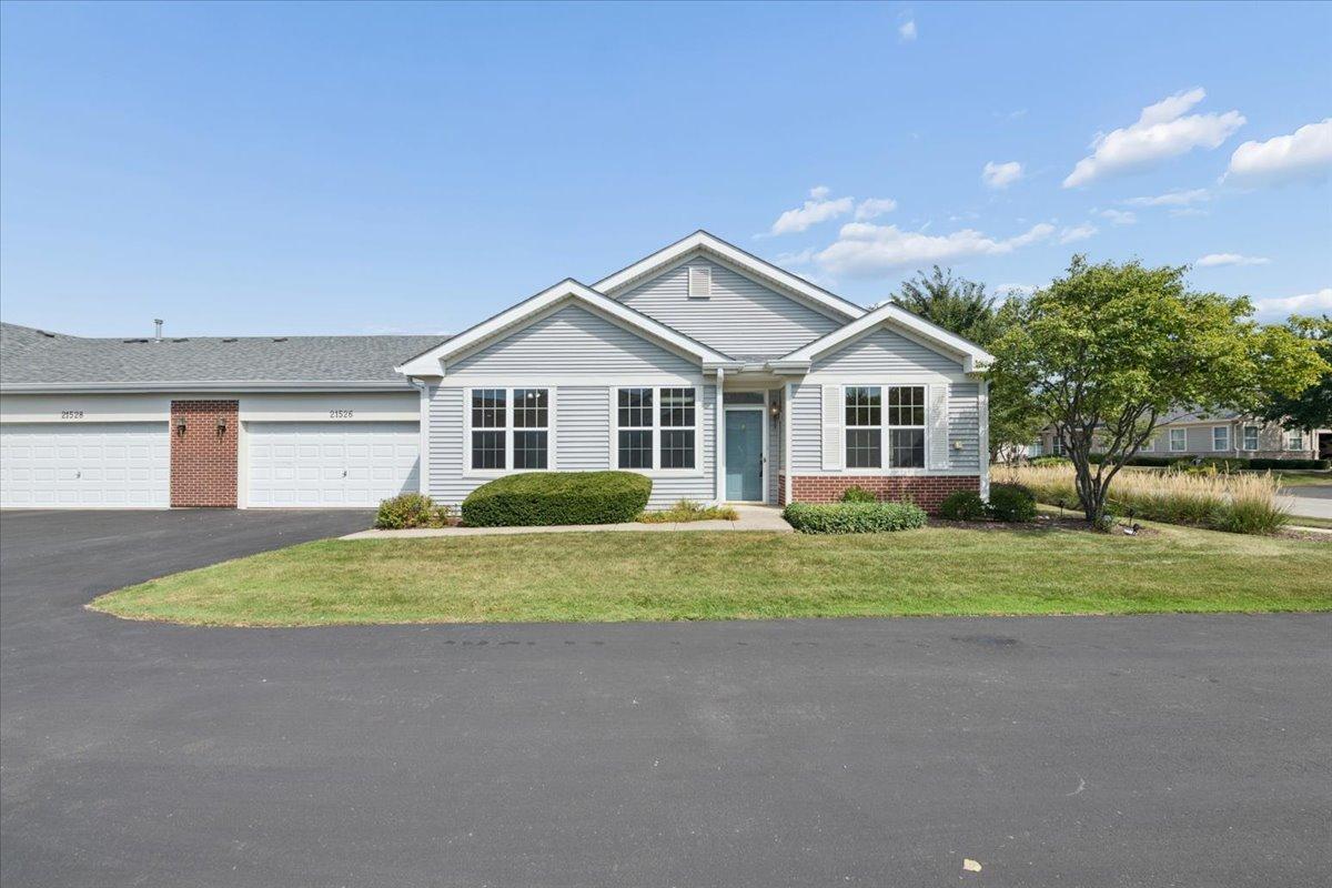 21526 Wolf Lake Way, Crest Hill, IL 60403