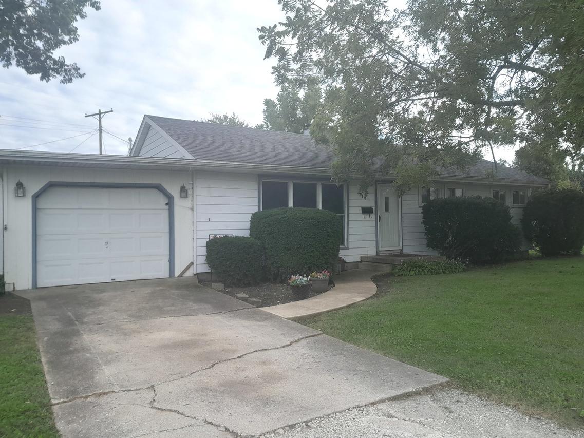 716 Westwood Dr., Ottawa, IL 61350