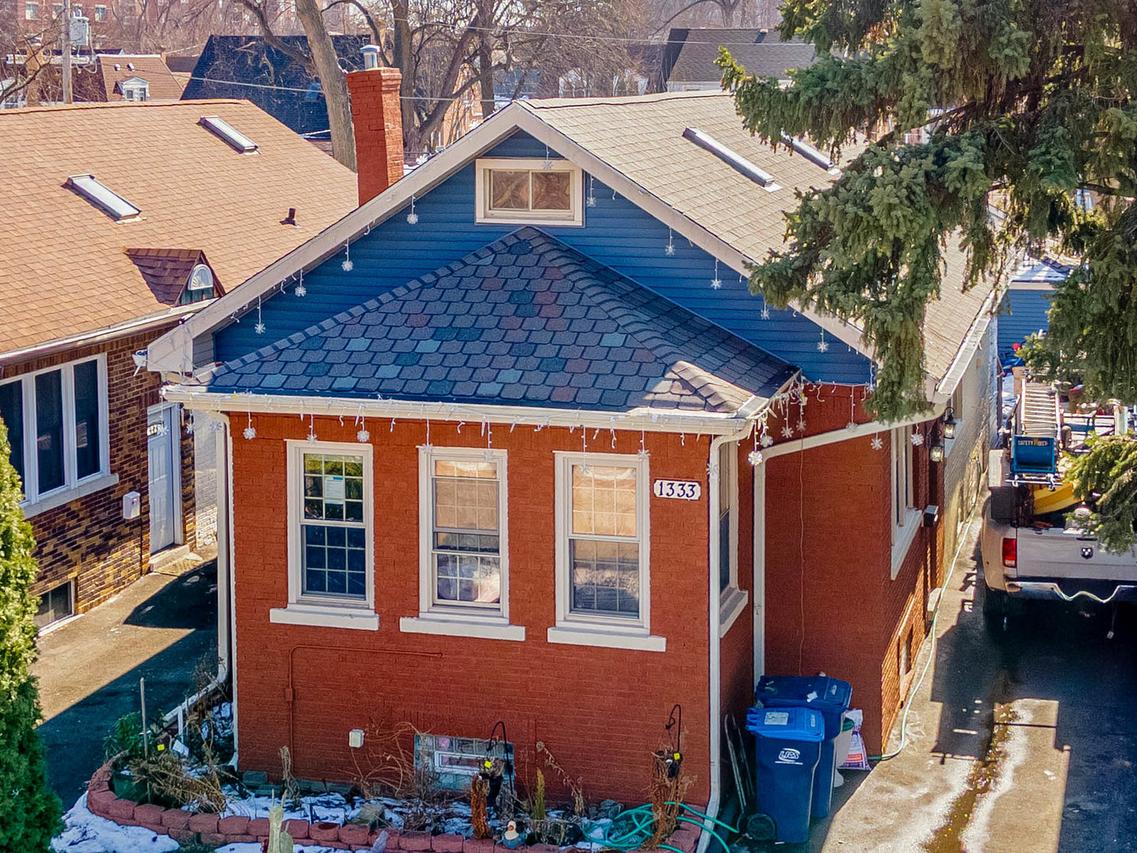 1333 Willow Ave., Des Plaines, IL 60016
