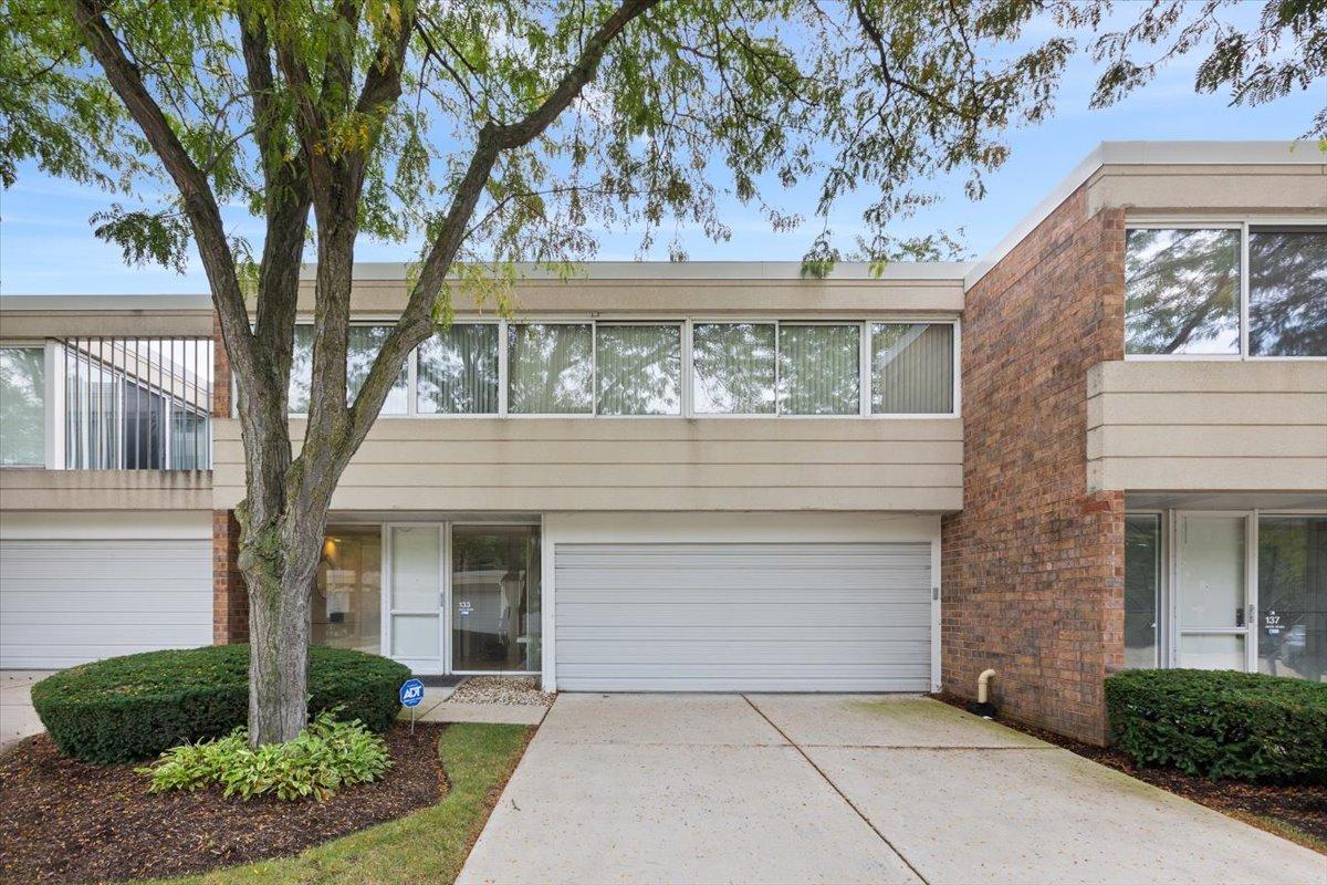 133 Avon Rd., Northbrook, IL 60062
