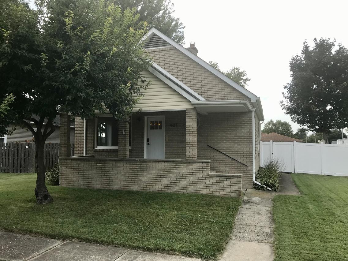 401 Oak St., Cedar Point, IL 61316