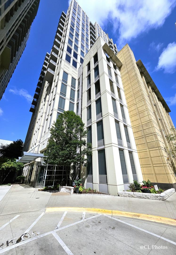 720 N Larrabee St. #1104, Chicago, IL 60654