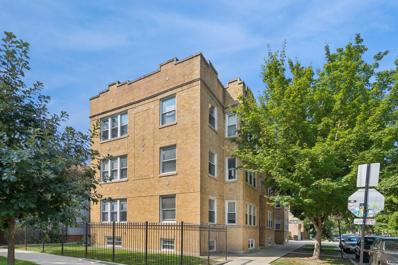3337 W Byron St. #1, Chicago, IL 60618