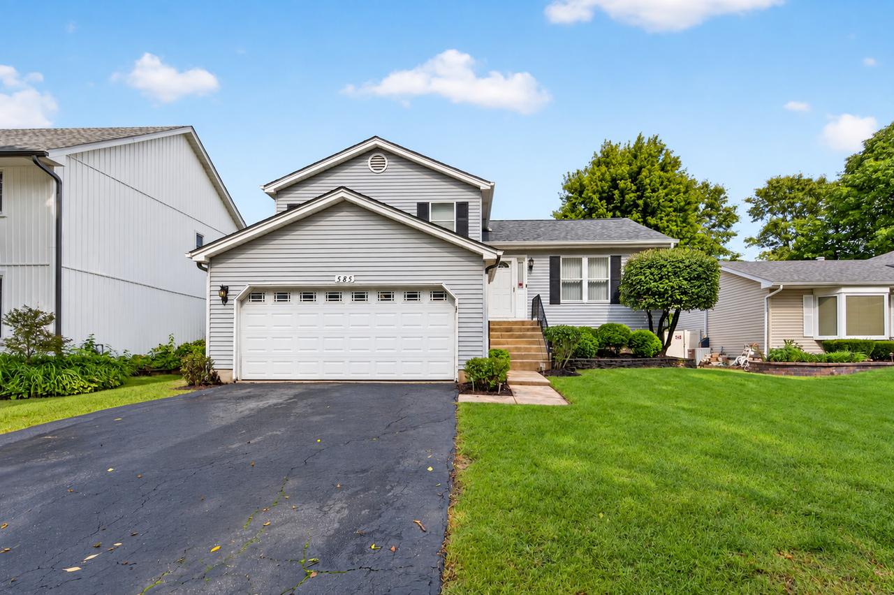 585 Beaconsfield Ave., Naperville, IL 60565