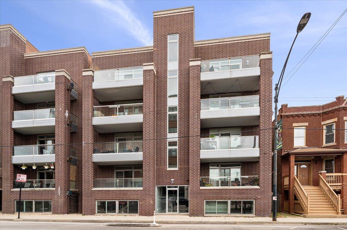 2707 W Belmont Ave. #3W, Chicago, IL 60618