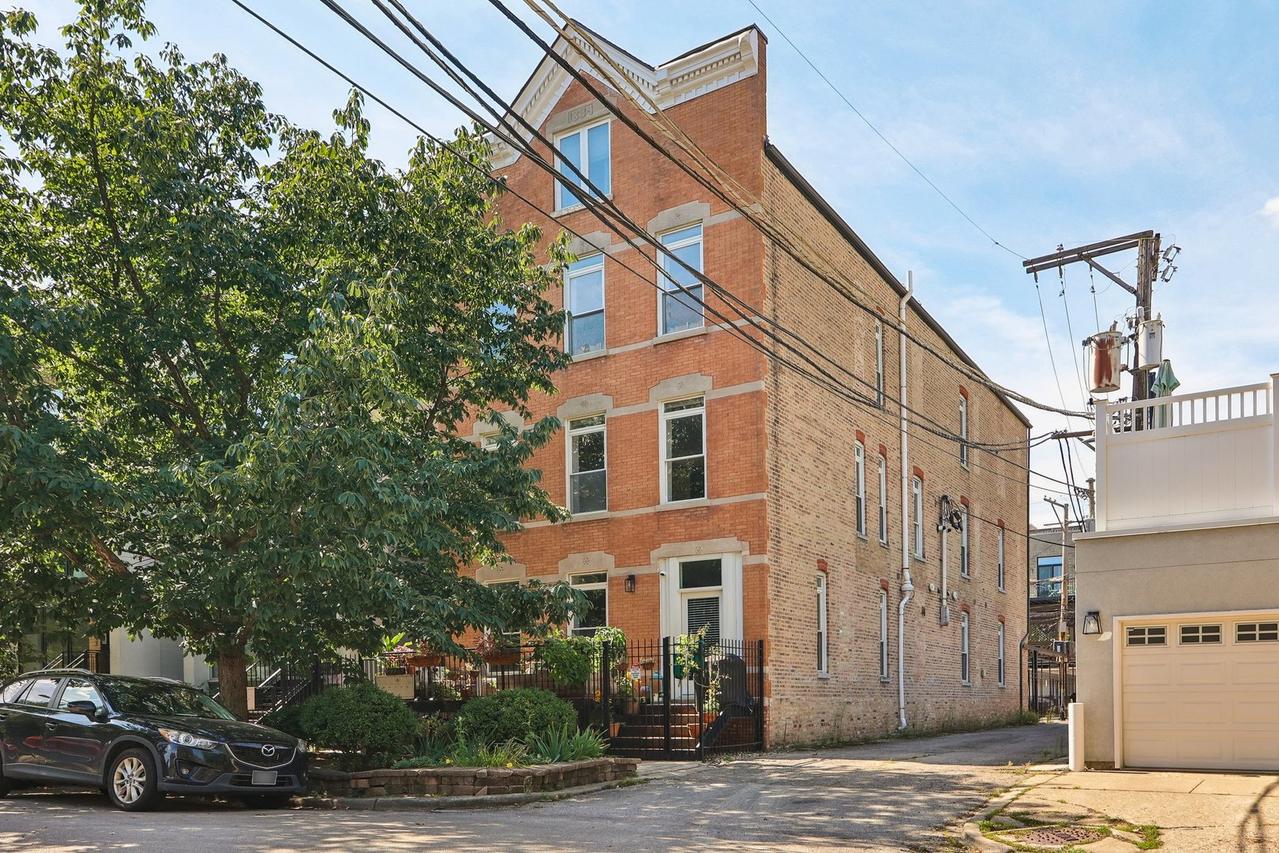 2228 N Hamilton Ave. #2F, Chicago, IL 60647