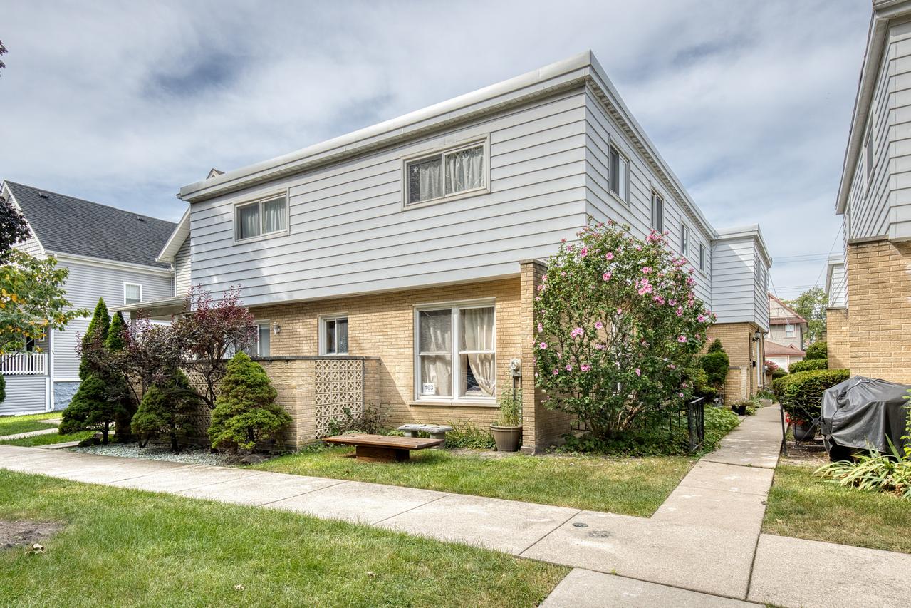 103 Rockford Ave. #A, Forest Park, IL 60130