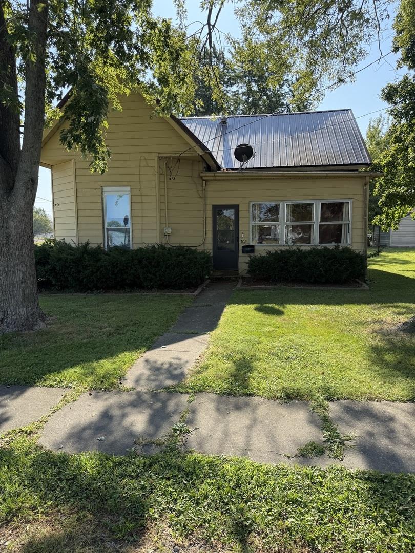 702 Penina St., Pinckneyville, IL 62274
