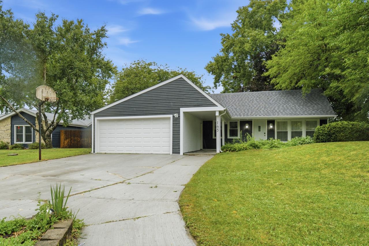 165 Arrowhead Ln., Bolingbrook, IL 60440