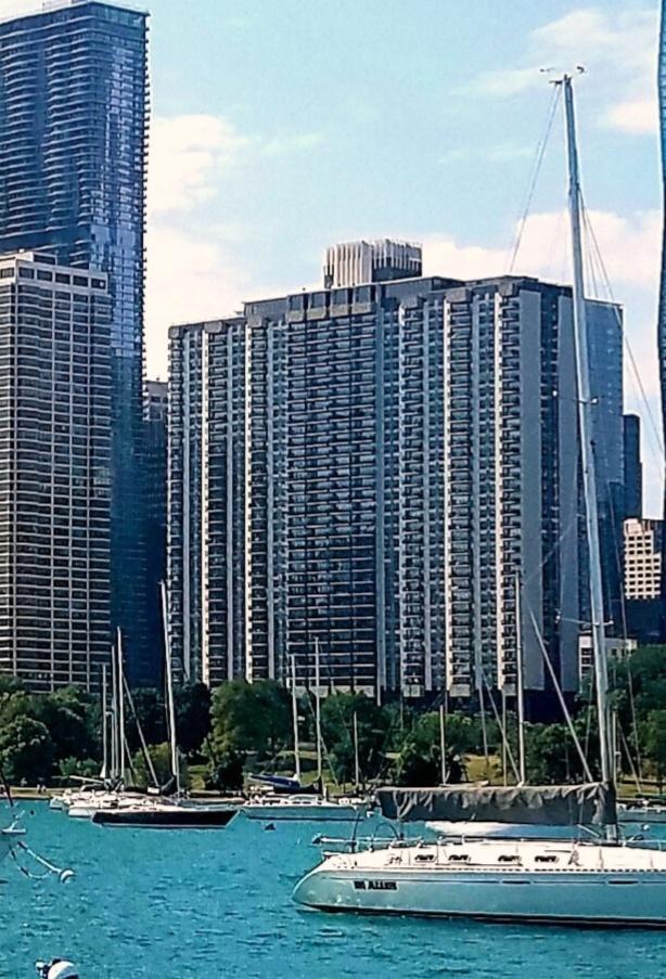 400 E Randolph St. #2417, Chicago, IL 60601