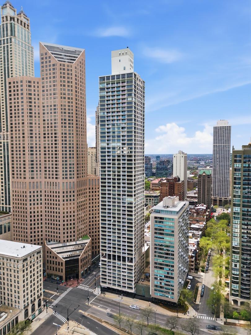1000 N Lake Shore Plz. #24C, Chicago, IL 60611