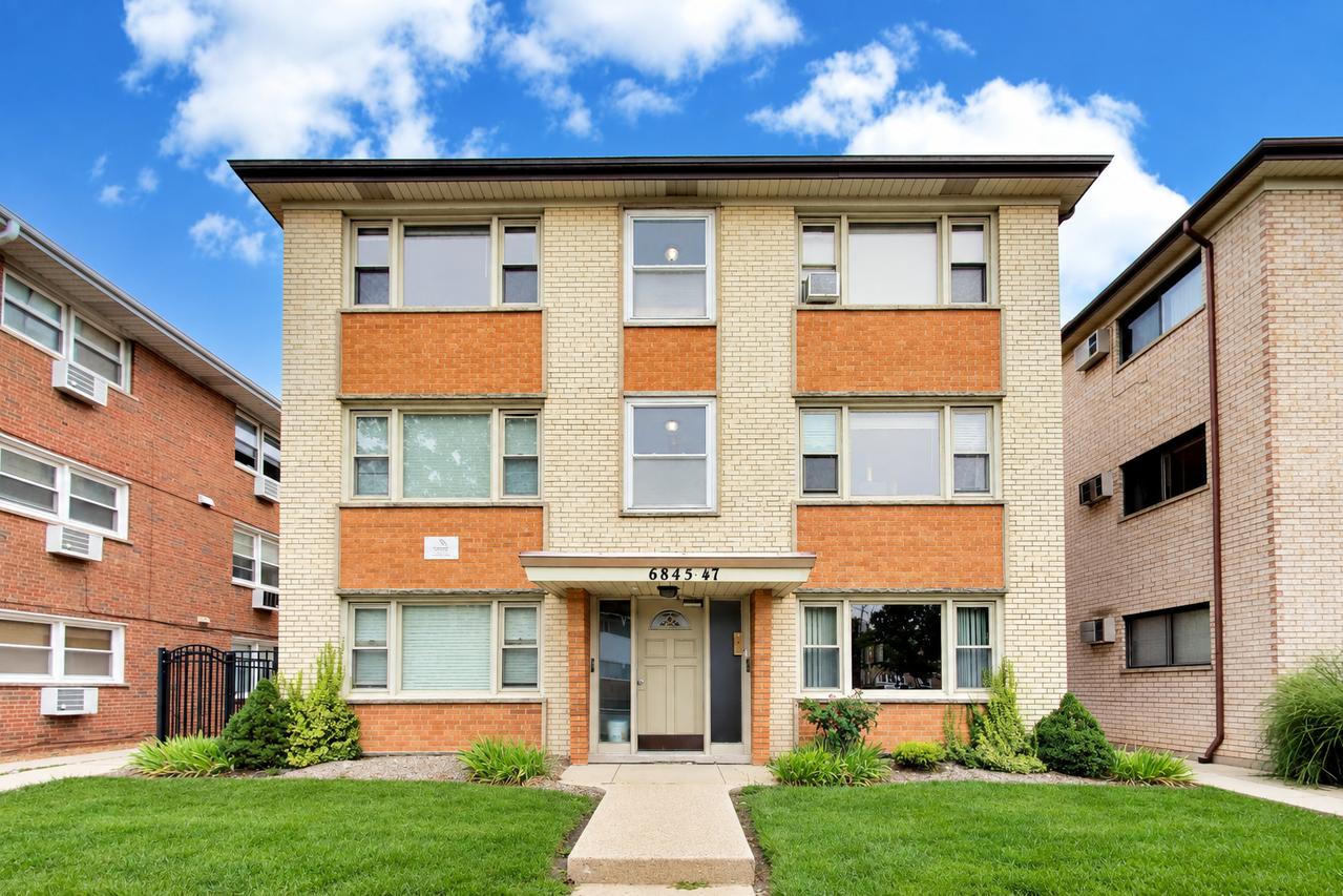 6845 N Northwest Hwy. #1E, Chicago, IL 60631