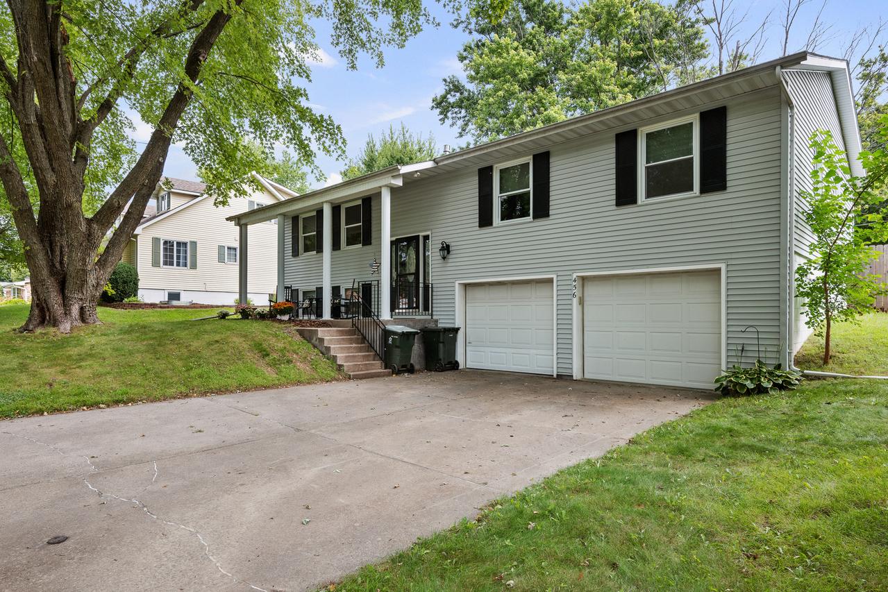 456 Oakwood Pl., Geneseo, IL 61254