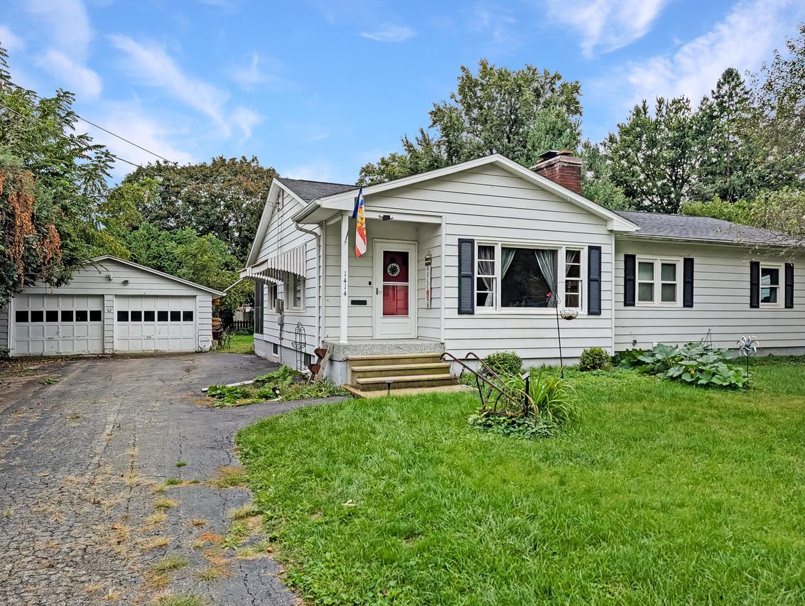 1414 Nan St., Dixon, IL 61021