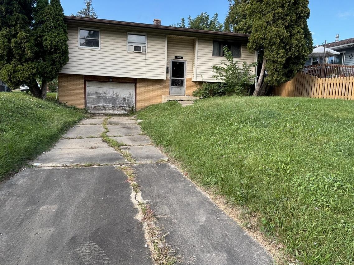 2108 Carmel Blvd., Zion, IL 60099