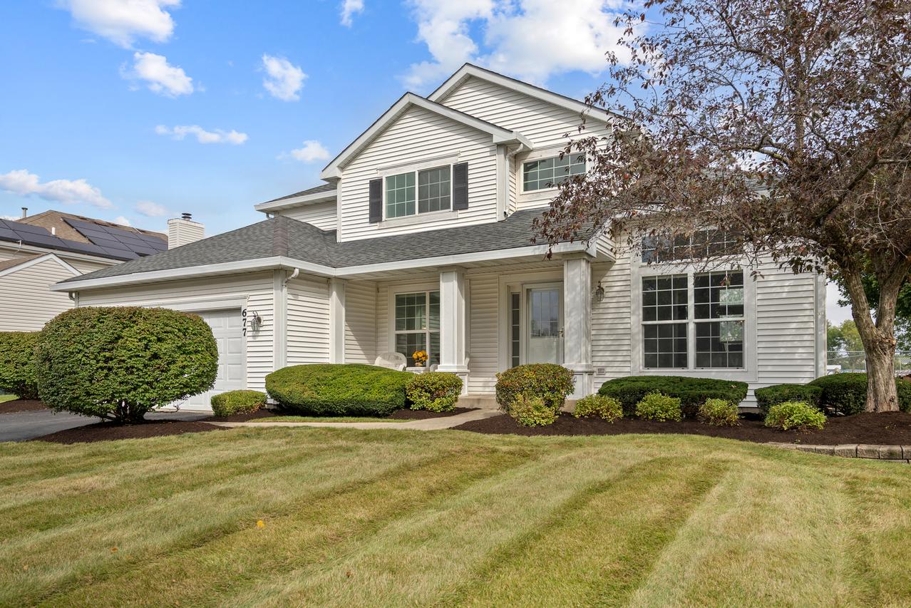 677 Linden Dr., Carol Stream, IL 60188