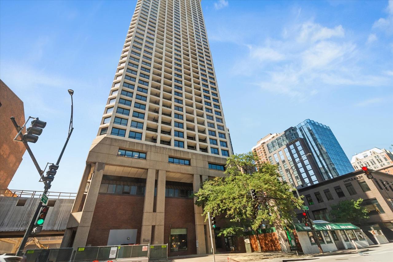 1030 N State St. #29C, Chicago, IL 60610