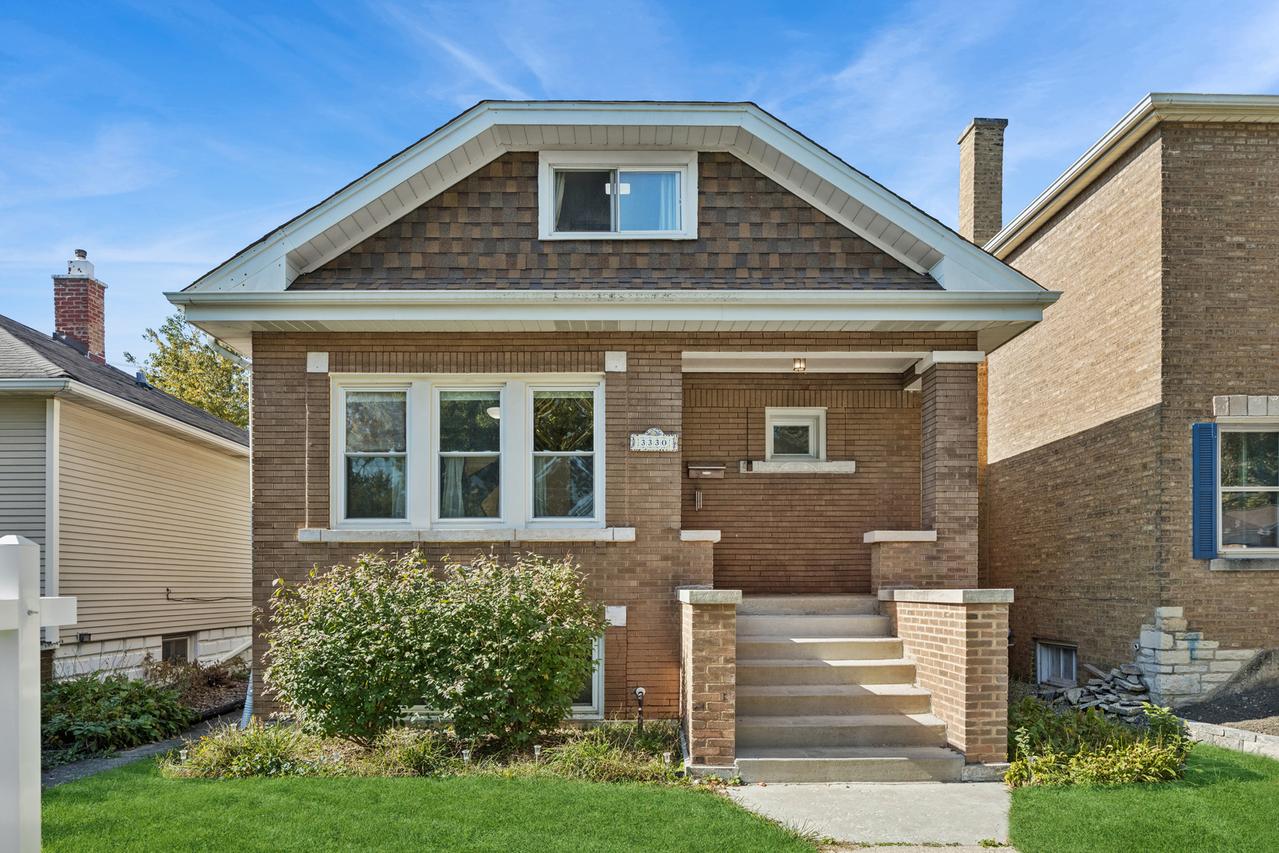 3330 Oak Ave., Brookfield, IL 60513