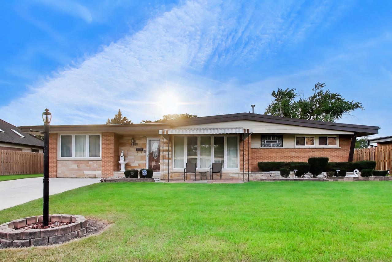 5180 N Monterey Ave., Norridge, IL 60706