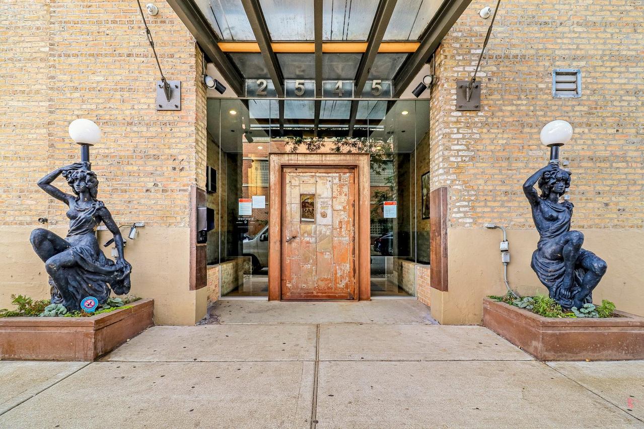2545 S Dearborn St. #533, Chicago, IL 60616
