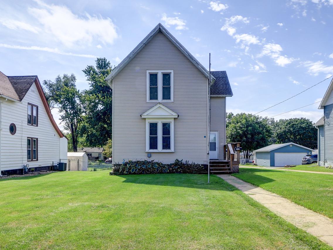 512 E 3rd St., Rock Falls, IL 61071