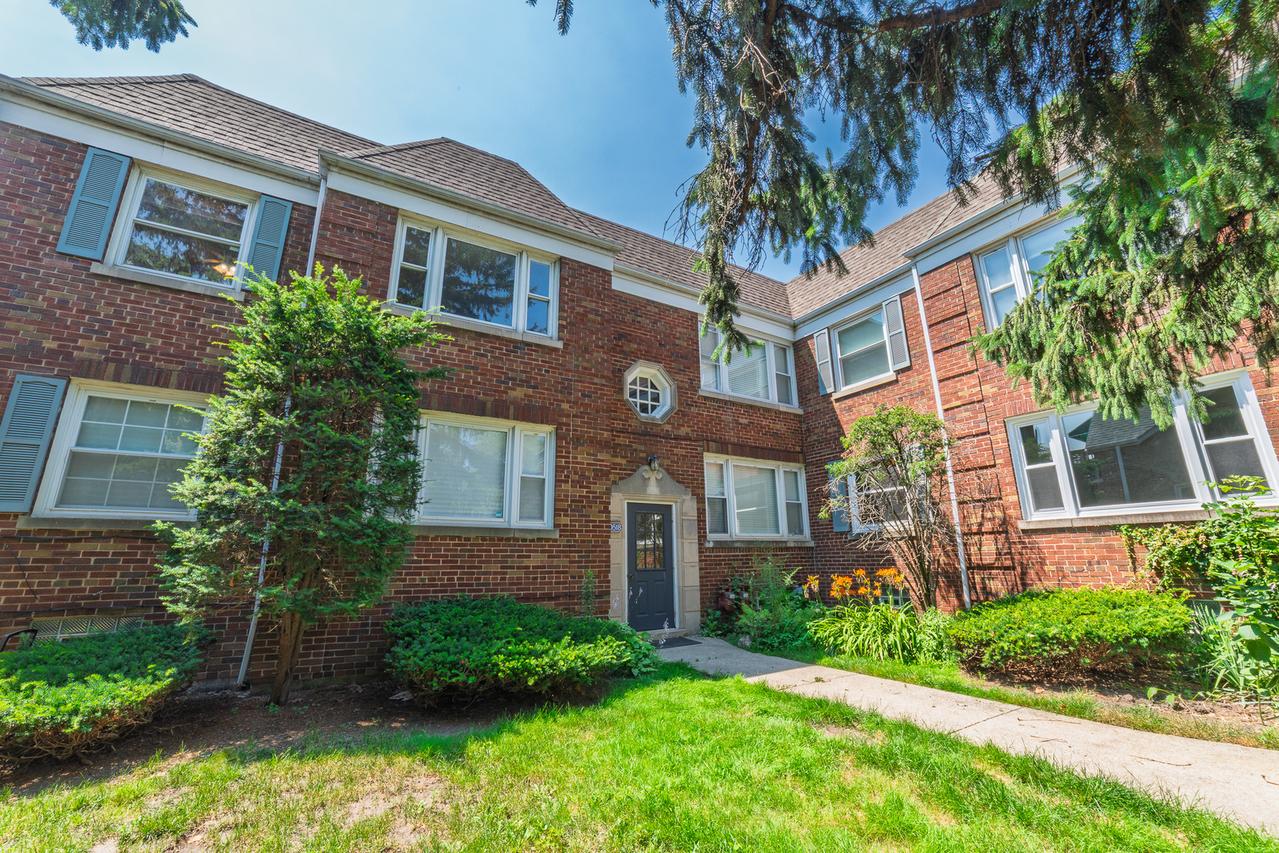 10518 S Artesian Ave. #2S, Chicago, IL 60655