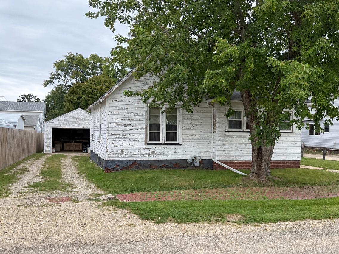820 N Burr St., Kewanee, IL 61443
