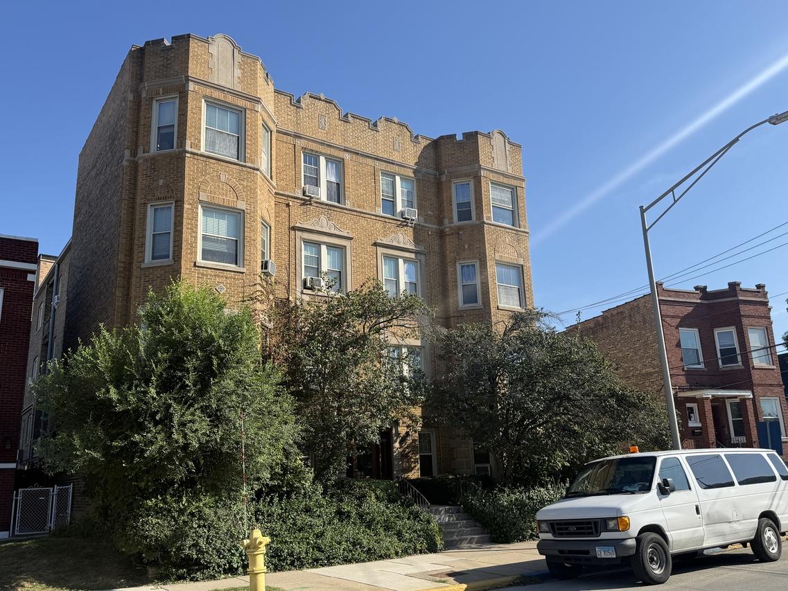 7639 W Jackson Blvd. #1E, Forest Park, IL 60130