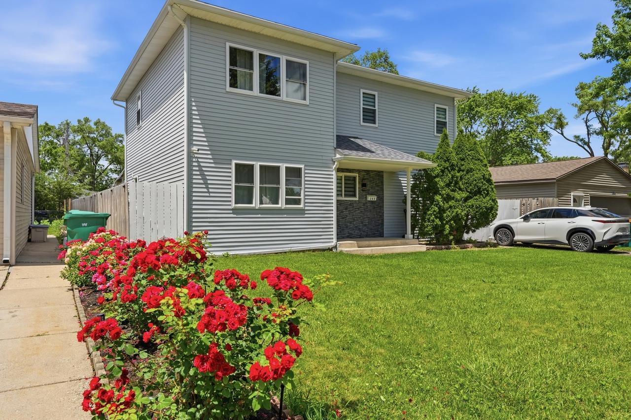 290 E Norman Ln., Wheeling, IL 60090