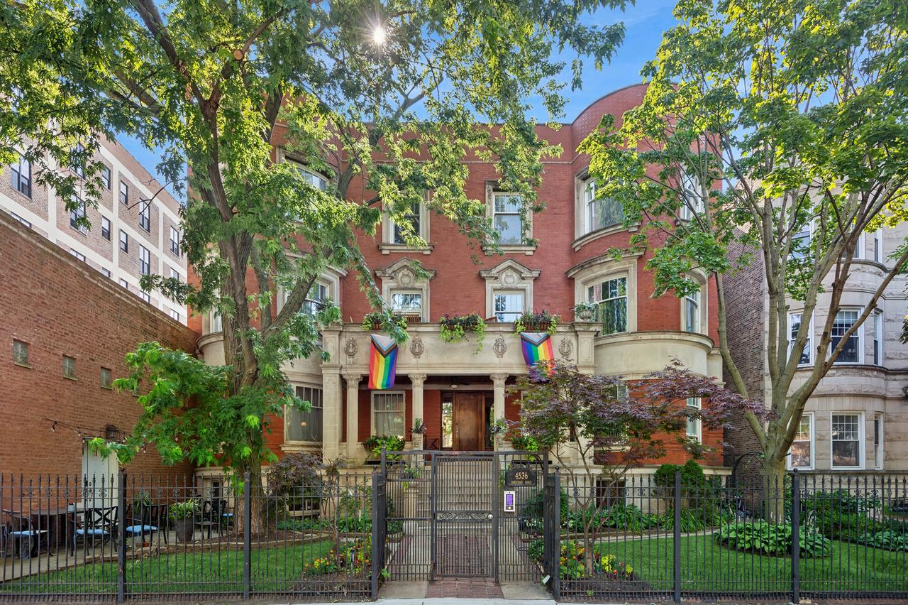 4536 N Sheridan Rd. #303, Chicago, IL 60640