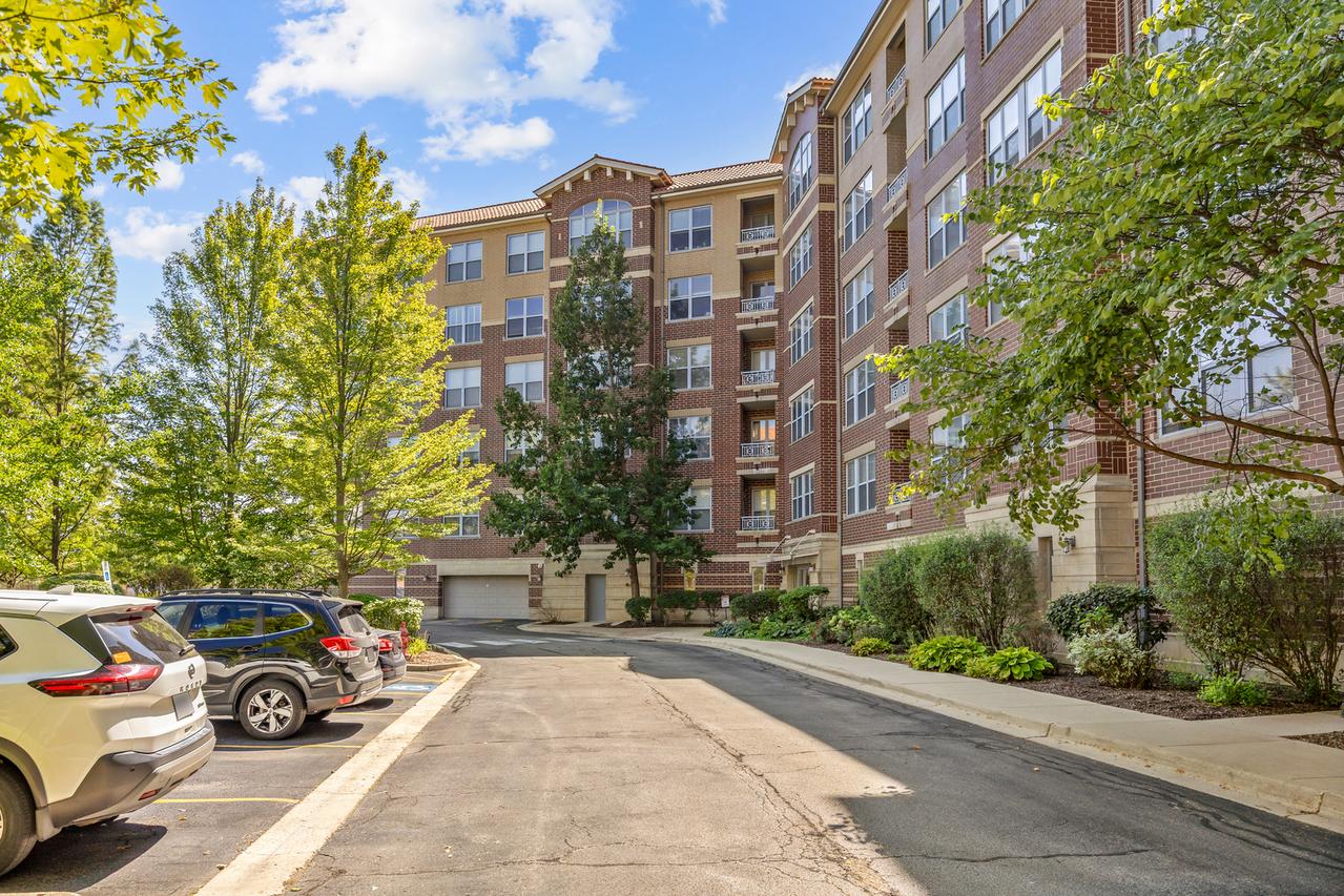 9350 Skokie Blvd. #411, Skokie, IL 60077