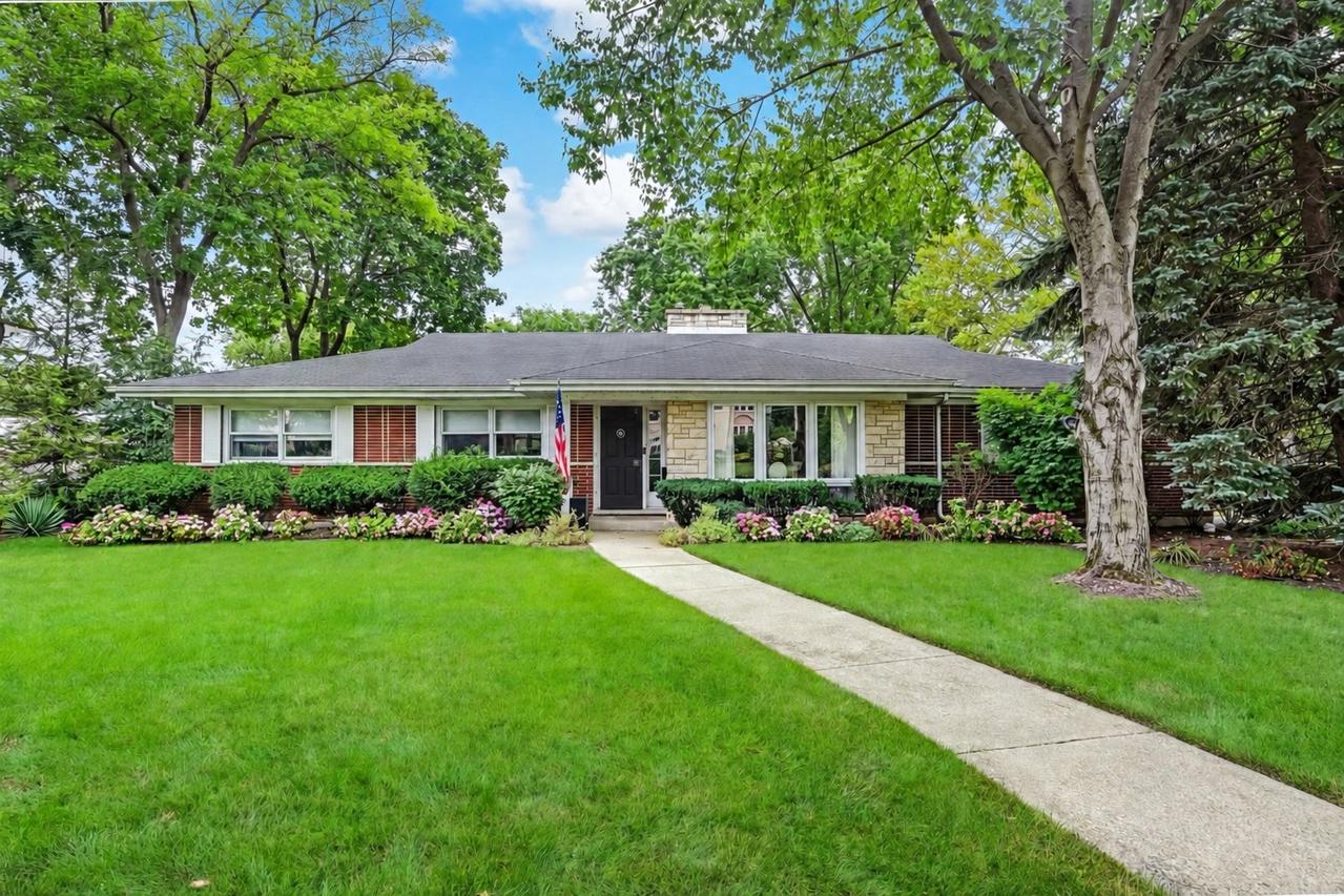 443 Blackstone Ave., La Grange, IL 60525