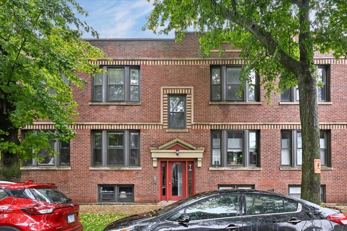 2920 W Berteau Ave. #2, Chicago, IL 60618