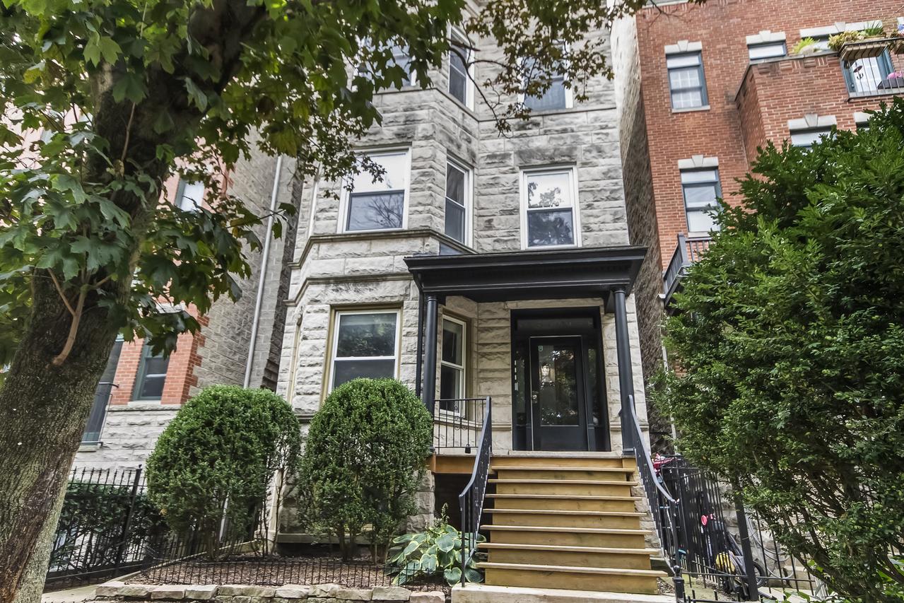 847 W Roscoe St. #1, Chicago, IL 60657