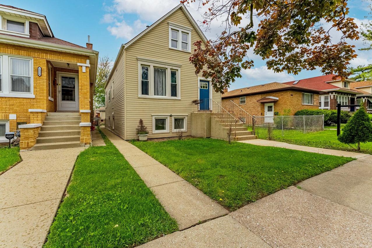 1330 Ridgeland Ave., Berwyn, IL 60402
