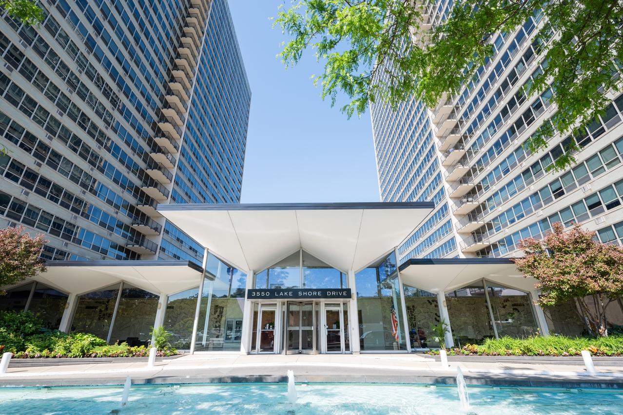 3550 N Lake Shore Dr. #1717, Chicago, IL 60657