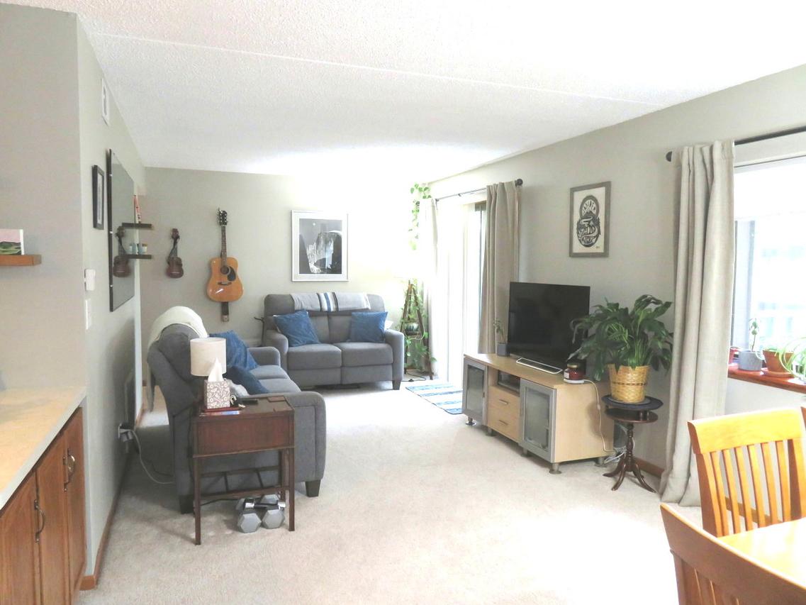 101 Caterpillar Dr. #2C, Joliet, IL 60436