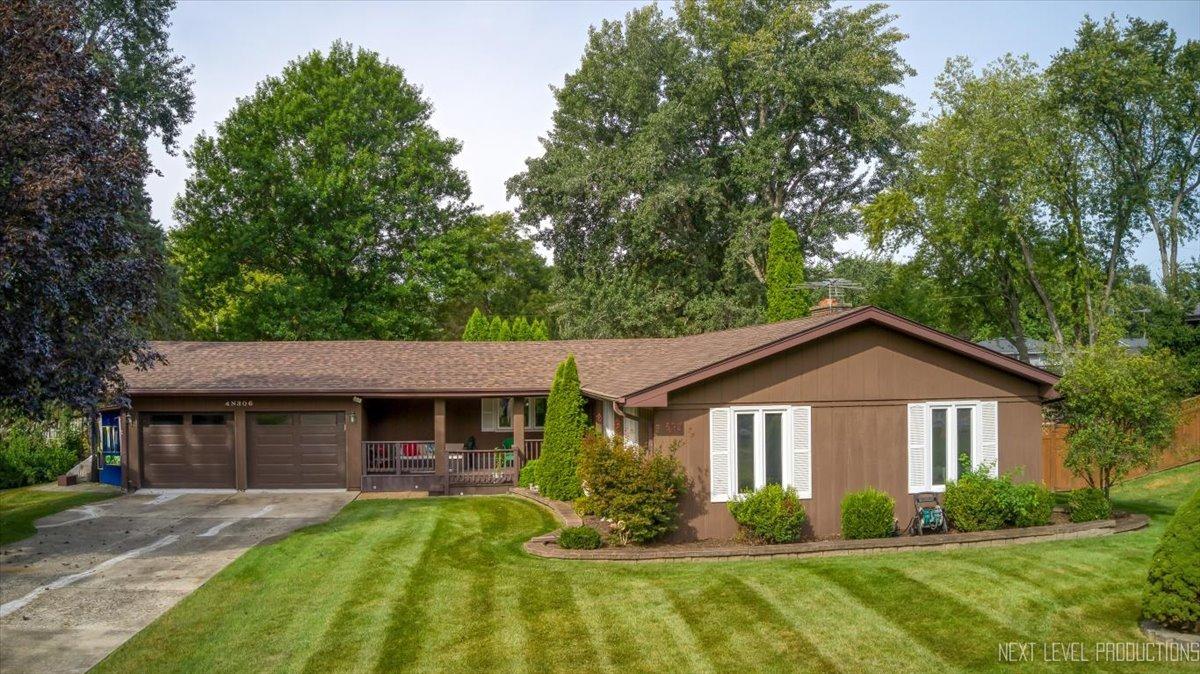 4N306 Kaelin Rd., West Chicago, IL 60185