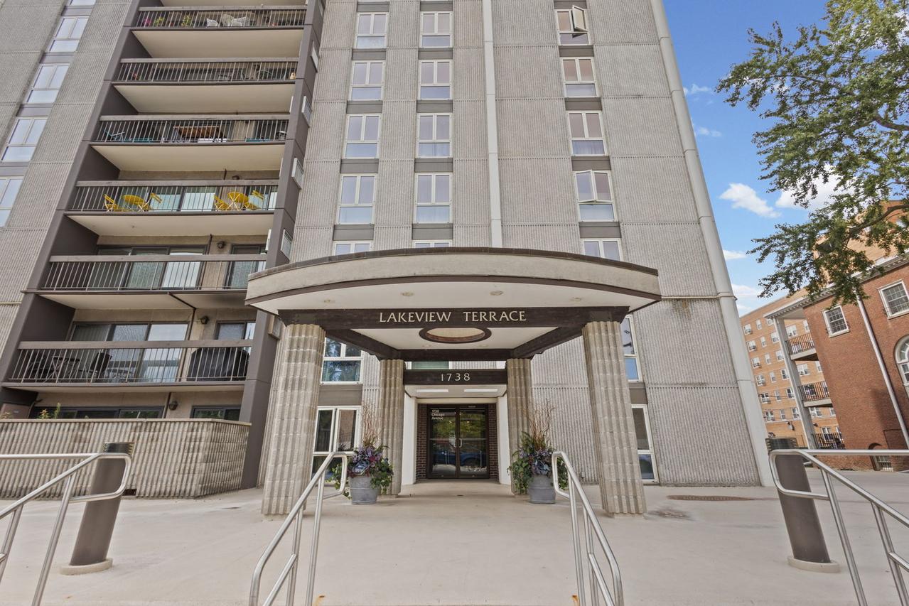 1738 Chicago Ave. #803, Evanston, IL 60201