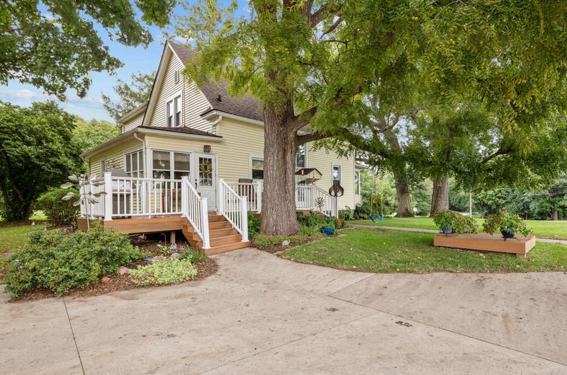715 12th St., Rapids City, IL 61275