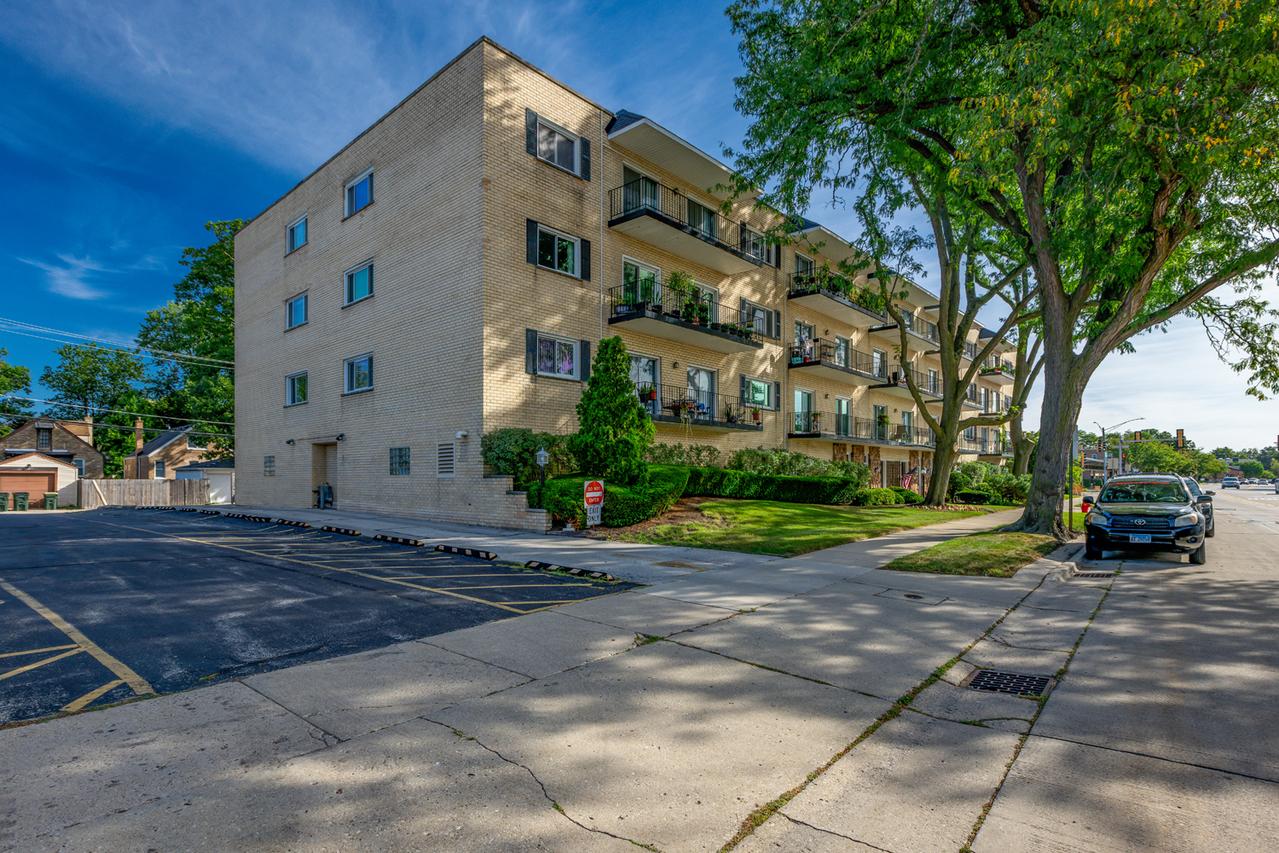 6020 Lincoln Ave. #307, Morton Grove, IL 60053