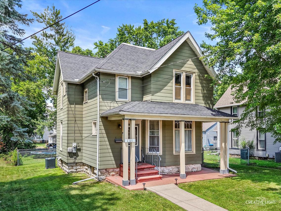 1101 W 4th St., Dixon, IL 61021