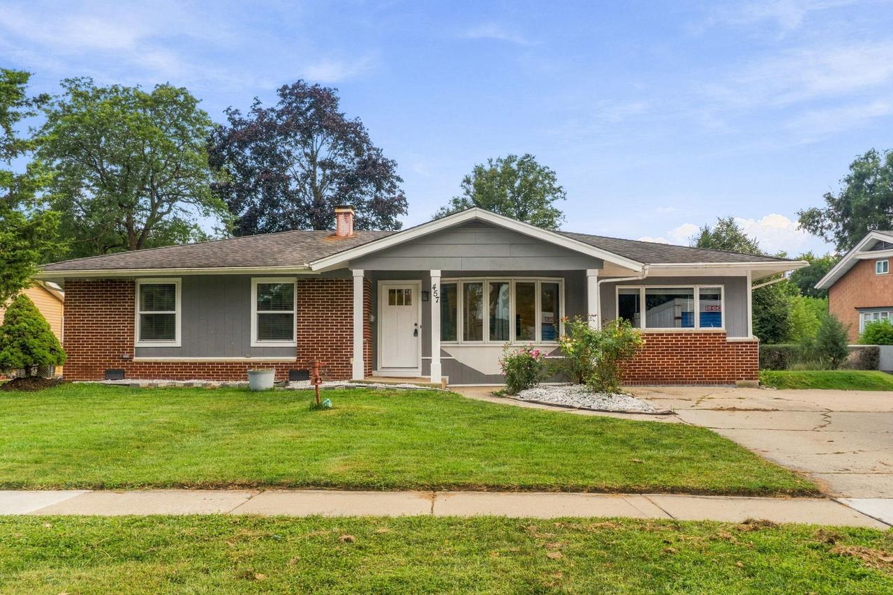 457 Lilac Ln., Elk Grove Village, IL 60007