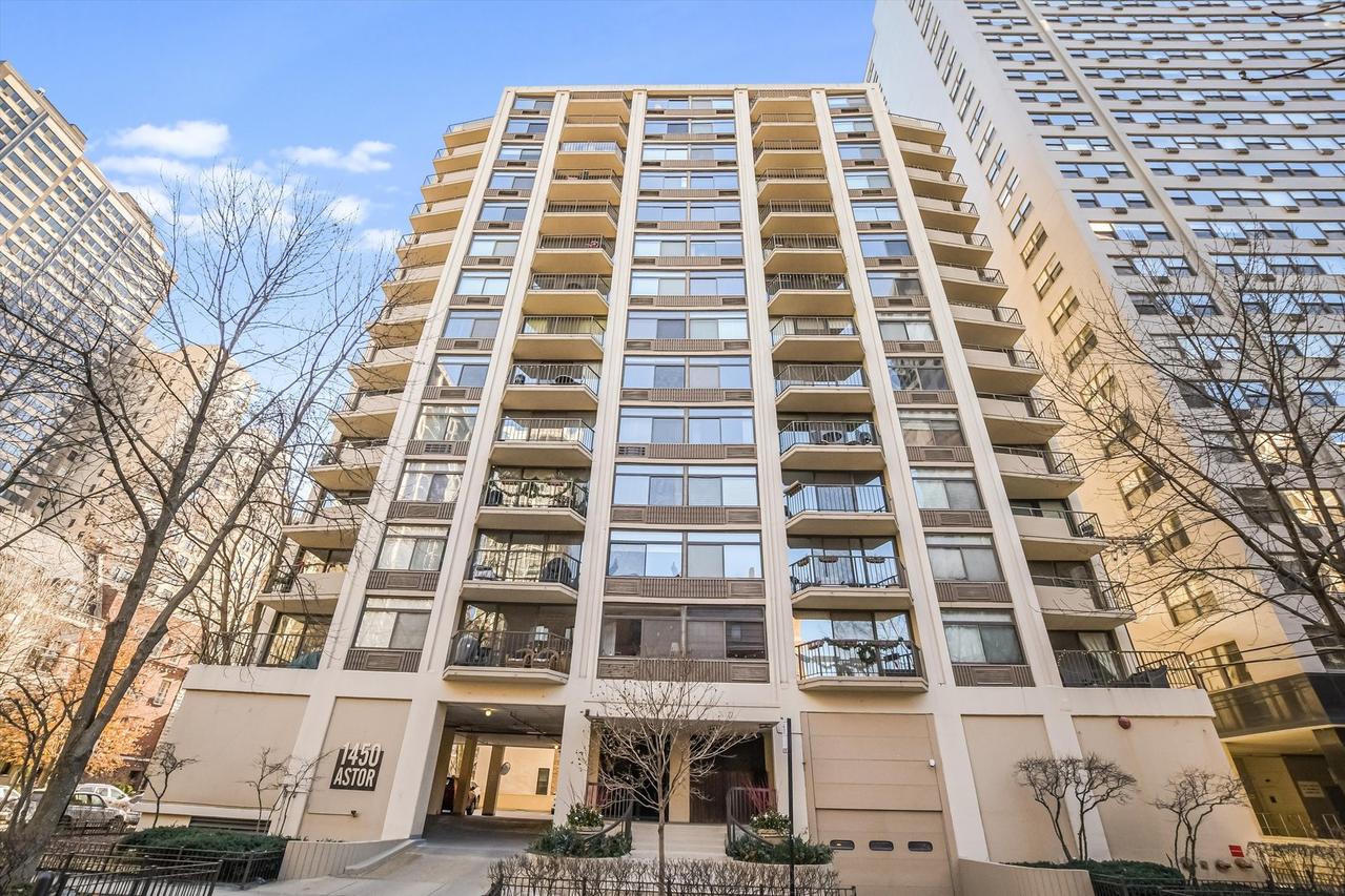 1450 N Astor St. #15AB, Chicago, IL 60610