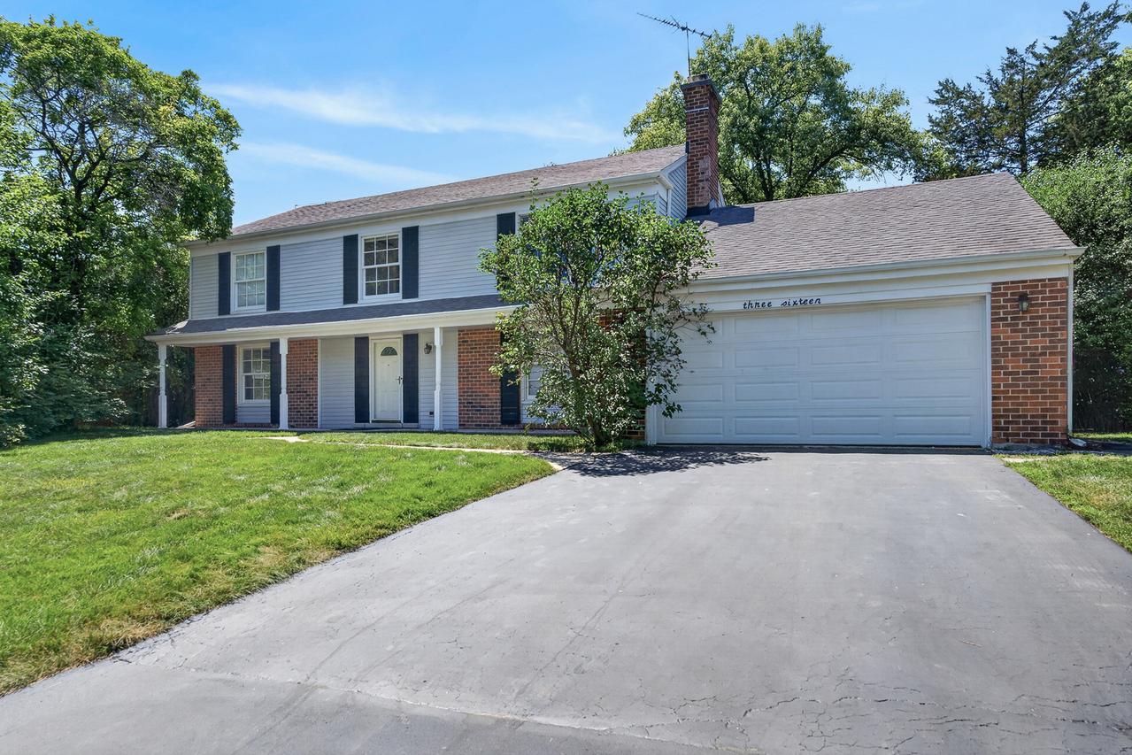 316 Fox Run Dr., Northbrook, IL 60062