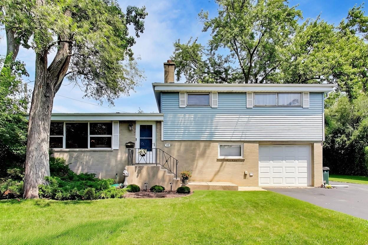 1115 Pfingsten Rd., Glenview, IL 60025
