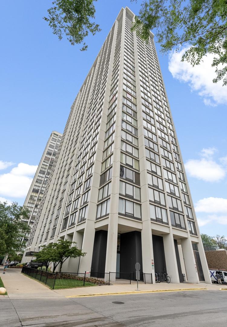 5445 N Sheridan Rd. #804, Chicago, IL 60640