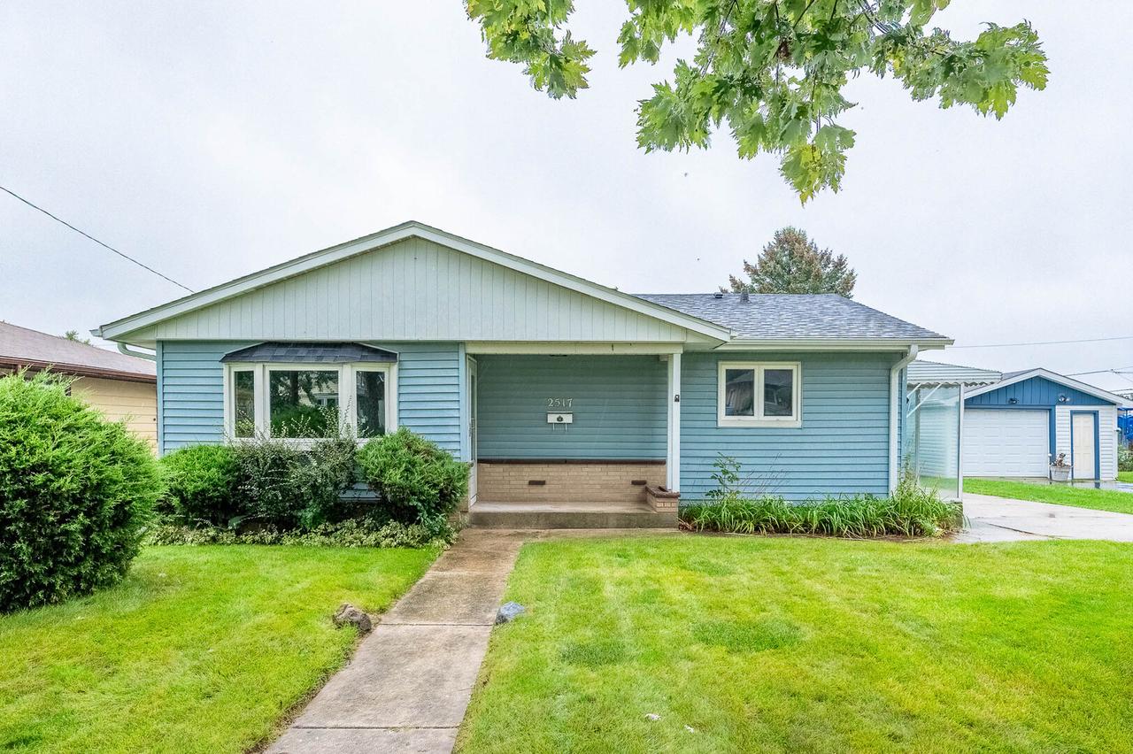 2517 N Elmwood Ave., Waukegan, IL 60087