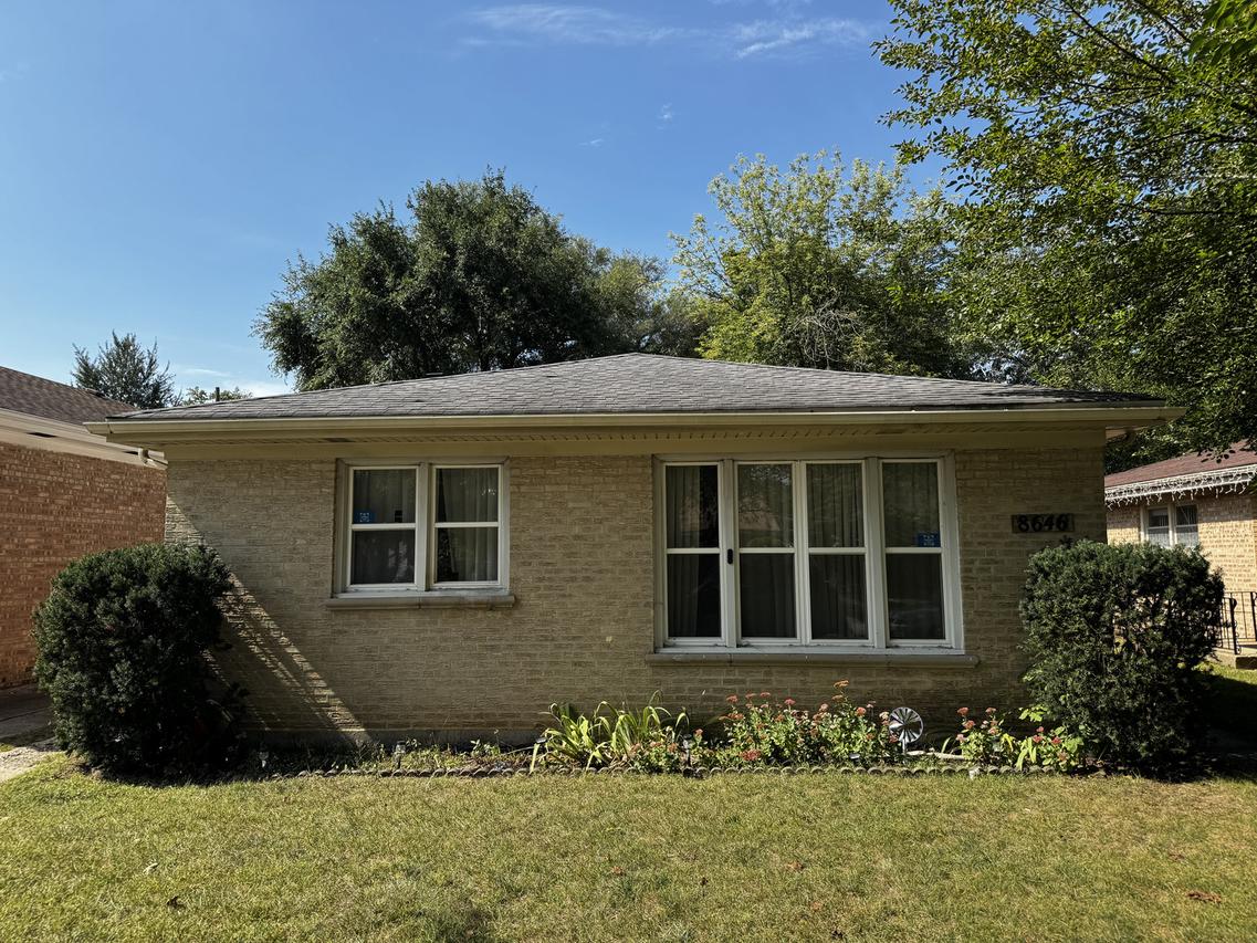 8646 Gross Point Rd., Skokie, IL 60077